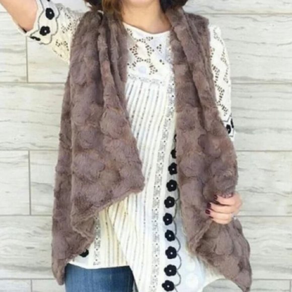 Anthropologie elevenses Faux Fur Open Front Vest Size Medium - Picture 1 of 10